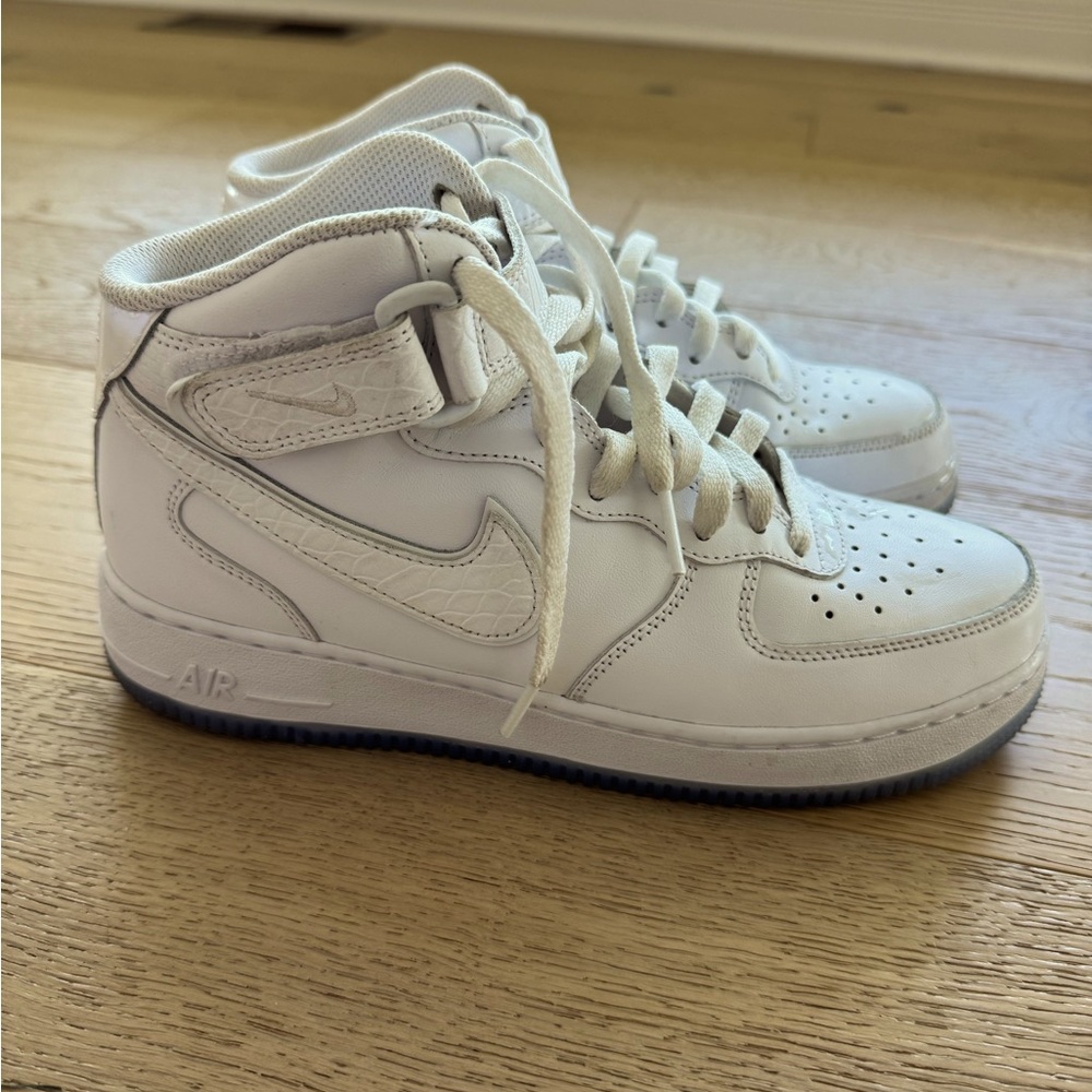 Nike Air Force 1 mid FN 4274-100 women’s 8.5